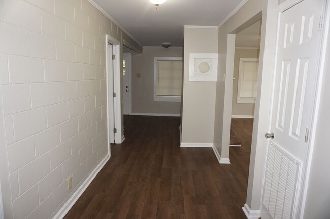 Building Photo - 1119 H St