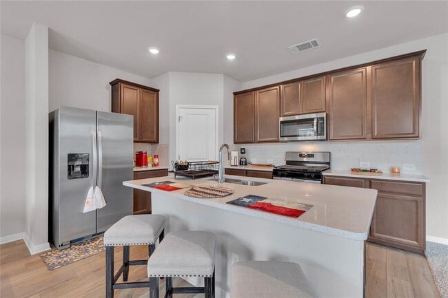 Building Photo - 6401 Night Chinook Dr