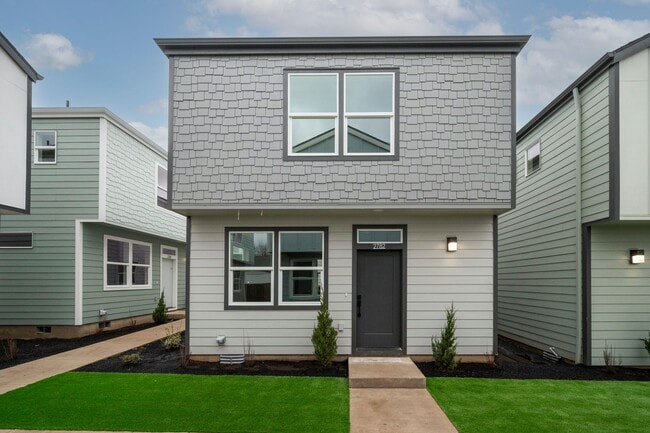 Building Photo - Move In Special- Up to 3 Months Free !! Ne...