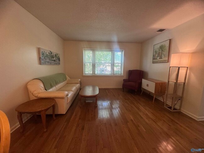 Building Photo - 2132 Belle Grove Dr SW