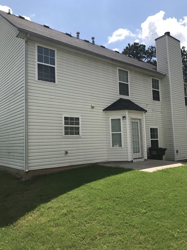 Building Photo - 4 Bed/2.5 Bath Single Family Home for Lease in Loganville