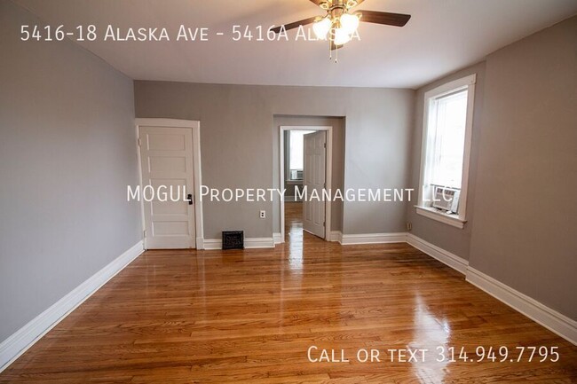 Building Photo - New renovation!  HUGE apartment! Top floor...