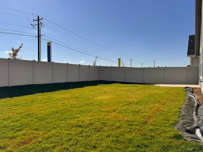 Building Photo - 7565 E Edison St