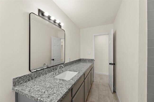 Building Photo - 22019 Kenchester Dr