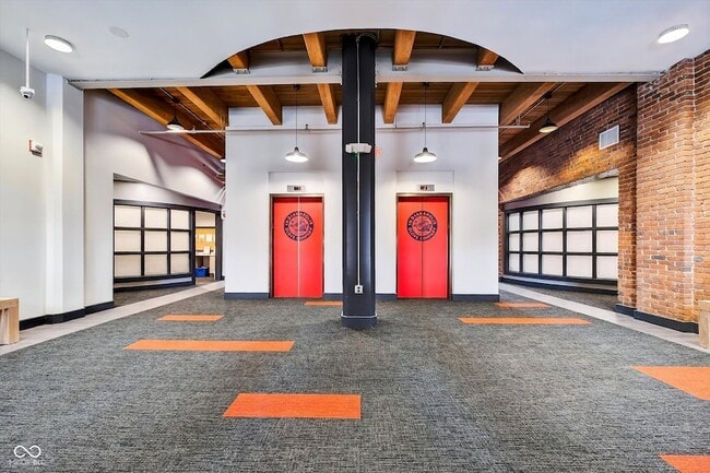 Building Photo - 430 N Park Ave