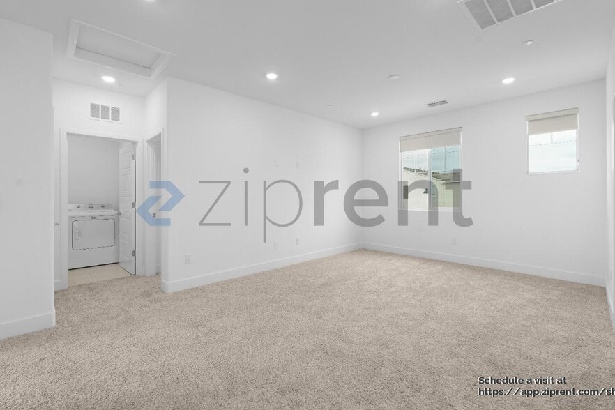 Building Photo - 4785 Happy Hallow Dr