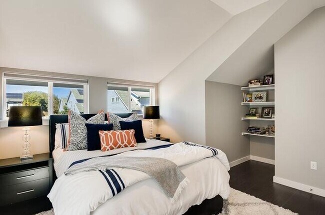 Building Photo - 5616 S 1st St