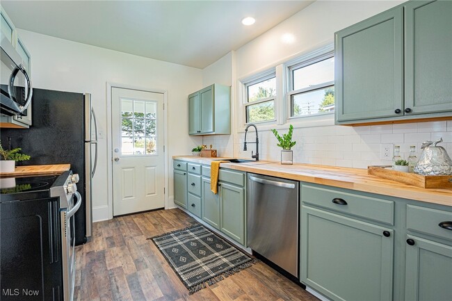 Building Photo - 46 Verdun Dr