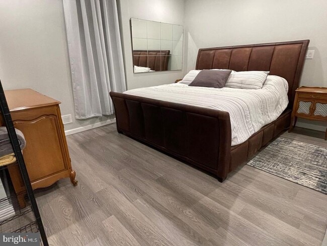 Building Photo - 250 W Bridge St