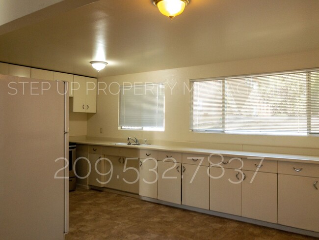 Building Photo - 2 Bedroom 1 Bath Home in Twain Harte!