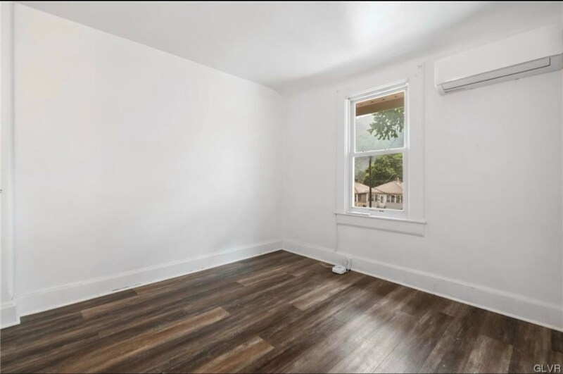 Building Photo - 256 Lehigh Ave