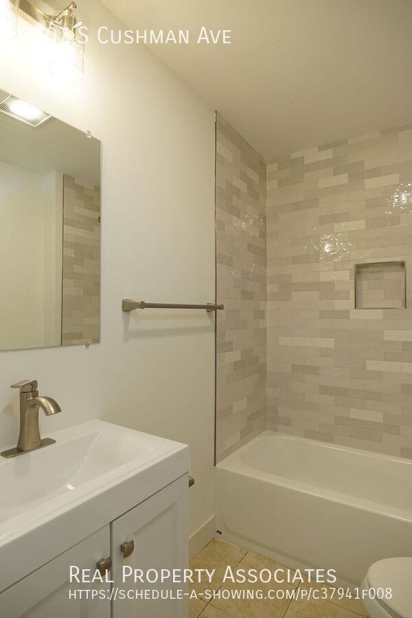 Building Photo - 2107 S Cushman Ave