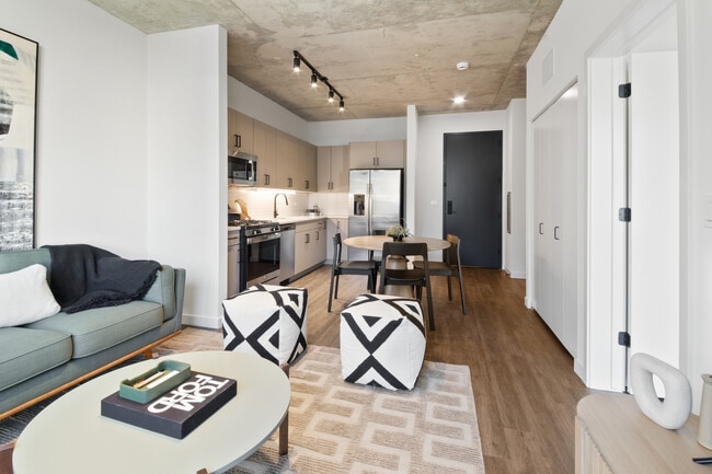 Building Photo - 411 W Chicago Ave