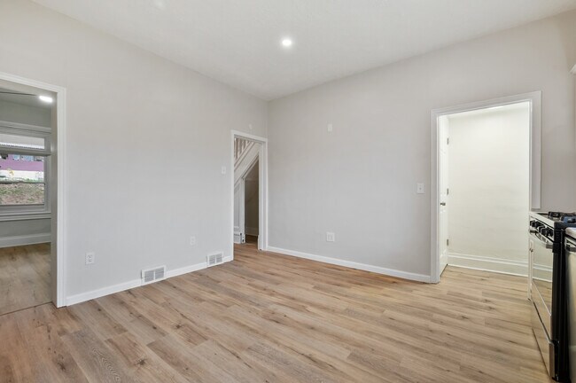 Building Photo - 134 Wynoka St