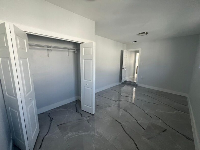 Building Photo - 3300 SW 127th Ave