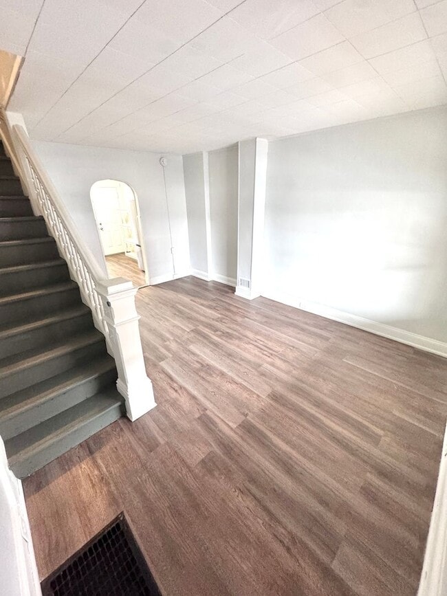 Building Photo - THREE Bedroom/ONE Bath Row Home