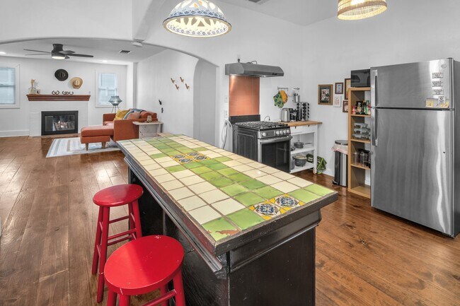 Building Photo - 1402 Fulton Ave