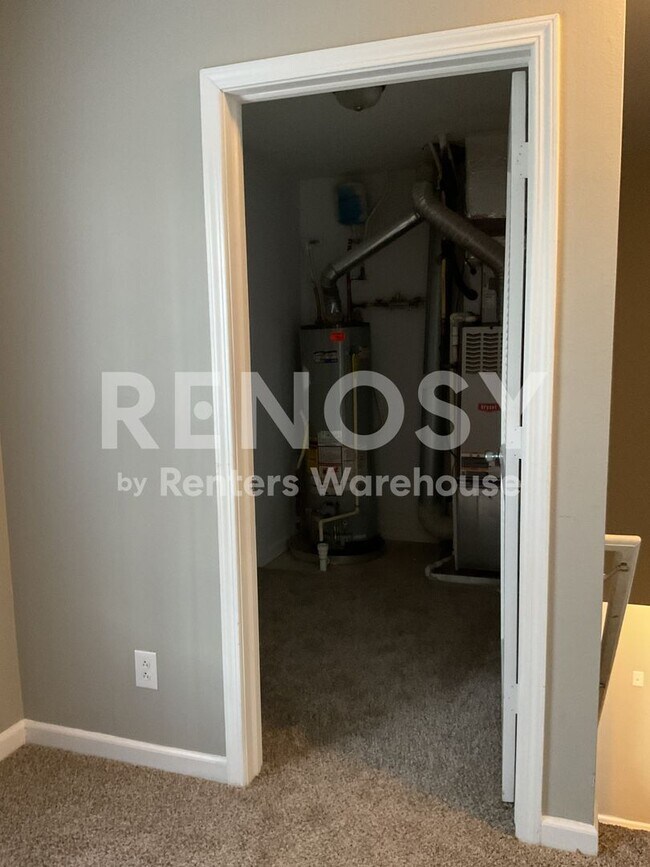 Building Photo - Beautifully remodeled 3-bed, 2.5-bath home
