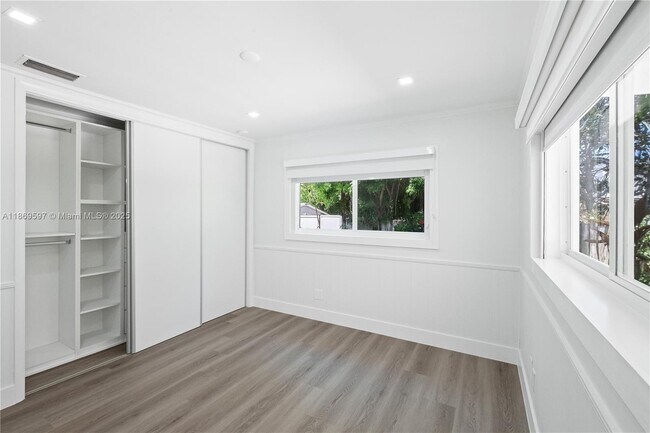 Building Photo - 7550 SW 127th St