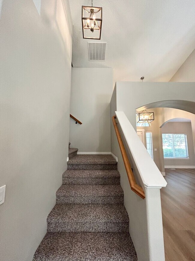 Building Photo - Lochsa Falls 5 Bedroom Home with Private B...