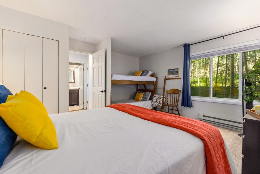 Building Photo - 246 Broken Lance Dr