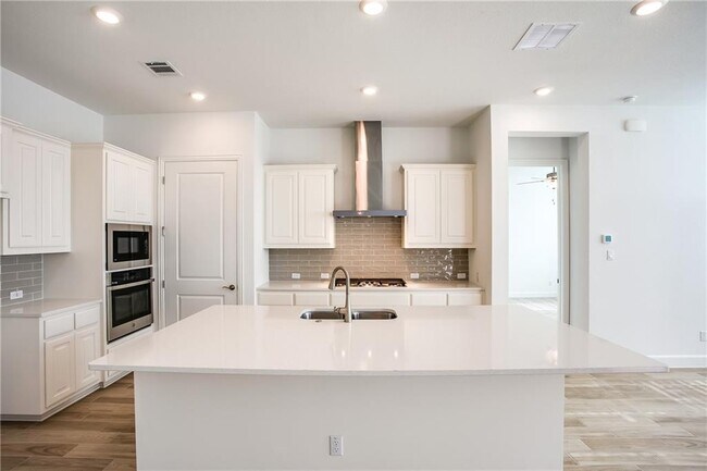 Building Photo - 505 Affazia Ln