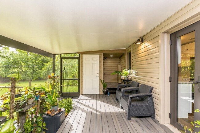 Building Photo - 633 Mokena Dr