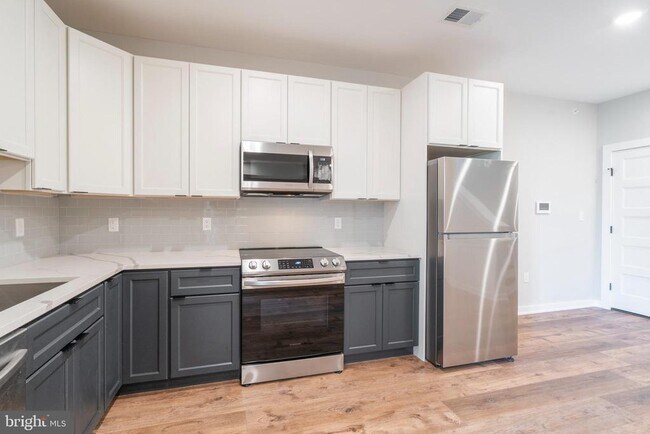 Building Photo - 435 N 35th St