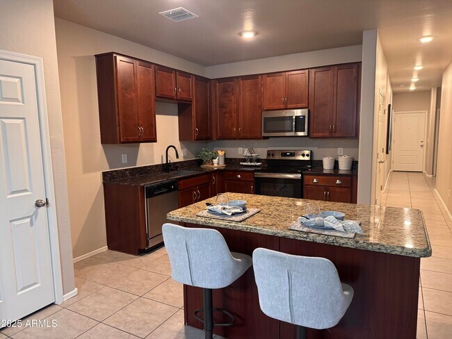 Building Photo - 4065 W Ardmore Rd