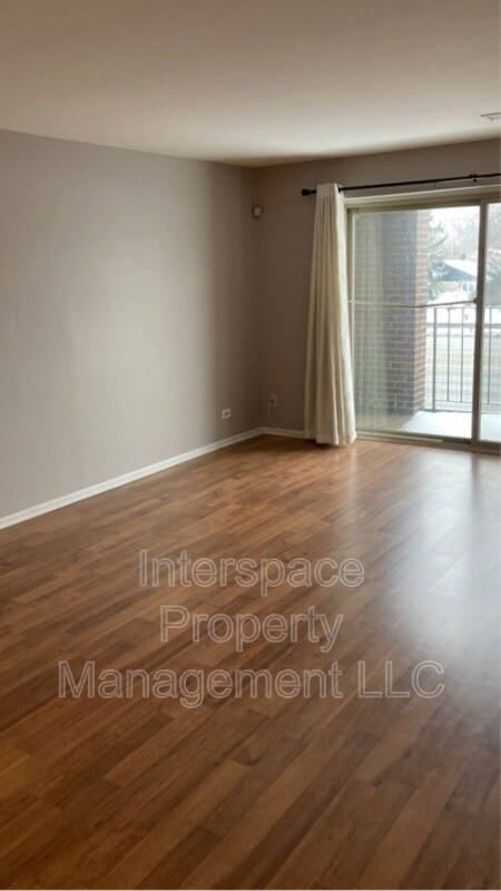 Building Photo - 9937 S Cicero Ave