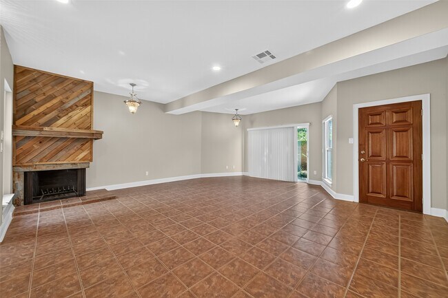 Building Photo - 12625 Memorial Dr