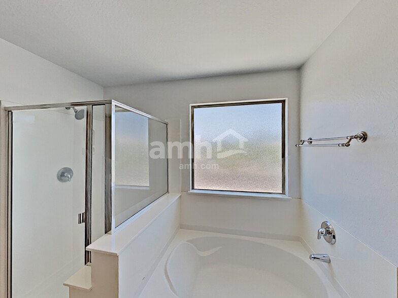 Building Photo - 276 S 165th Dr