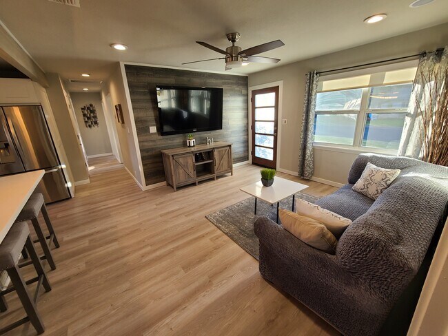 Building Photo - 5805 Blythewood Dr
