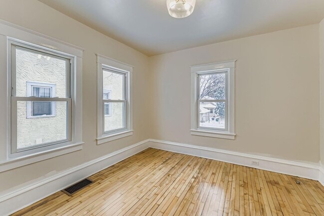 Building Photo - 3507 N Newton Ave