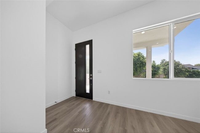 Building Photo - 14827 Dearborn St