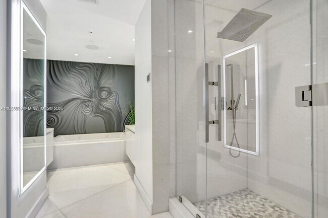 Building Photo - 701 N Fort Lauderdale Beach Blvd