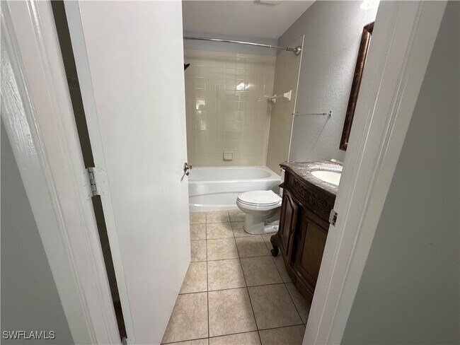 Building Photo - 8215 Ibis Club Dr