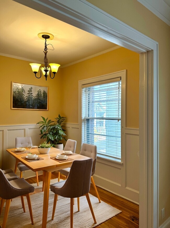 Building Photo - 2545 Garfield