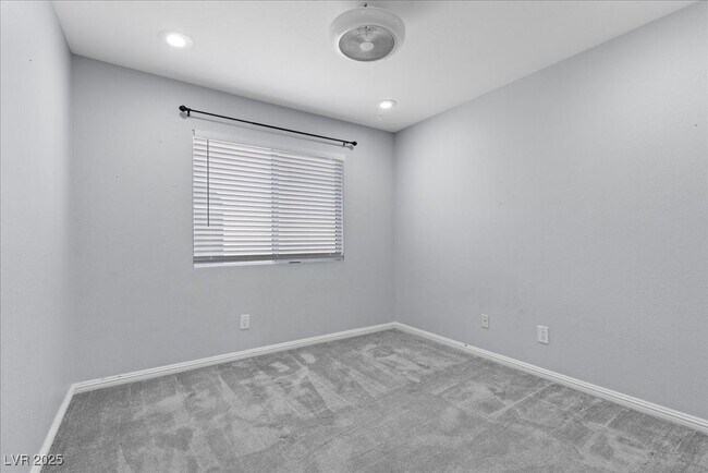 Building Photo - 9300 Valencia Canyon Dr