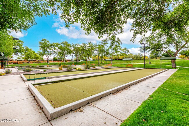 Building Photo - 26197 Vista Dr