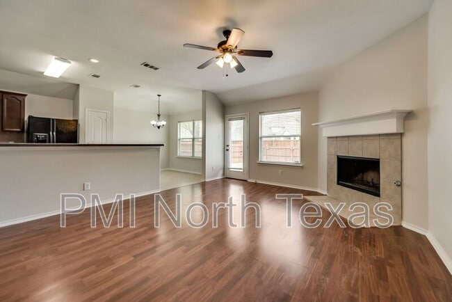 Building Photo - 8420 Sonnet Dr