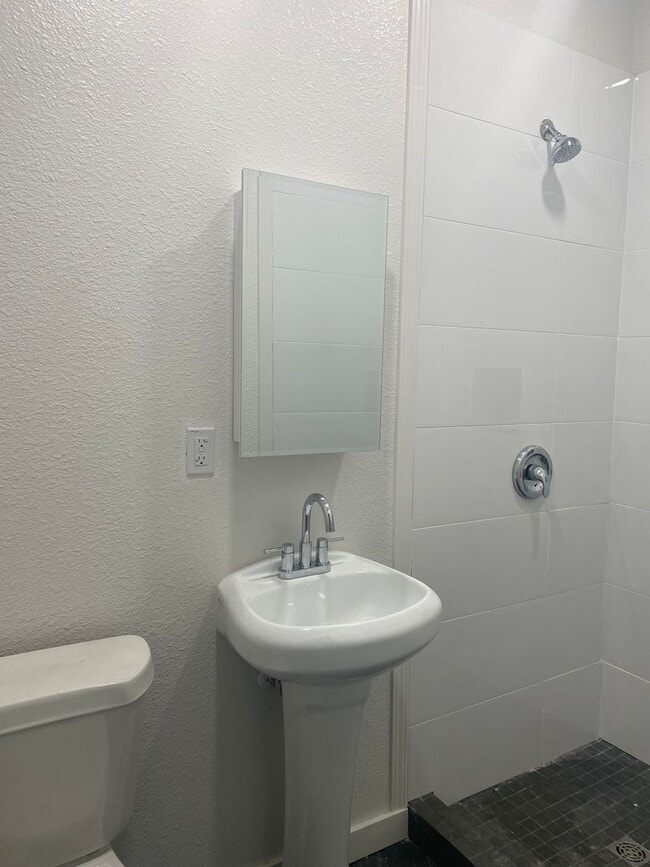 Building Photo - 1119 Guadalupe St