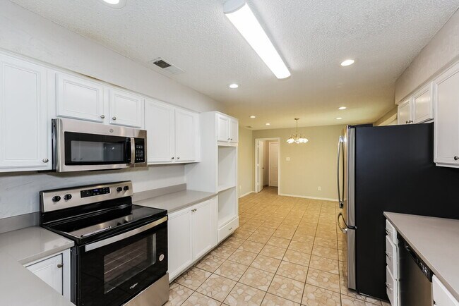 Building Photo - 1134 Madlynne Dr