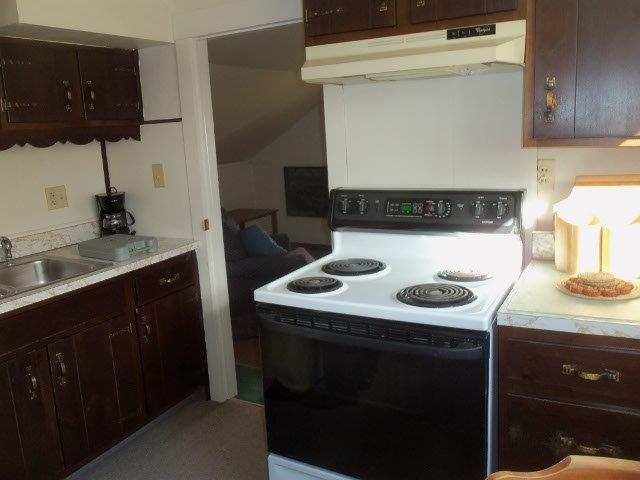 Building Photo - 12 Pine St