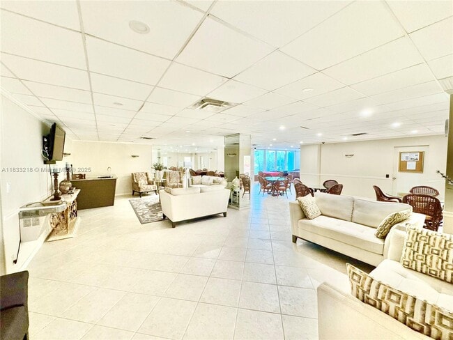 Building Photo - 4100 Galt Ocean Dr