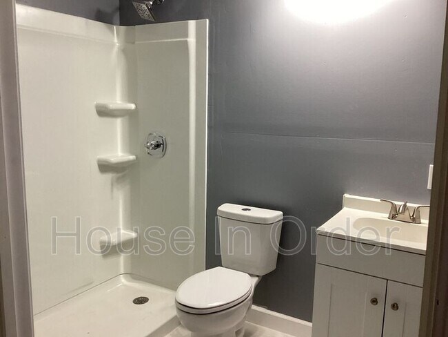 Building Photo - 64 Valentine St