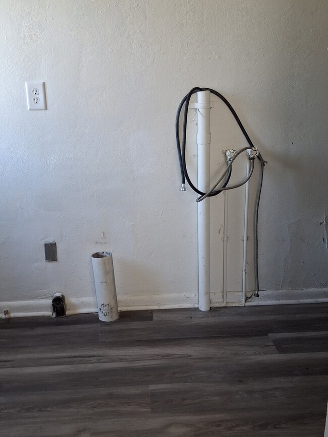 Building Photo - 2514 Chase St