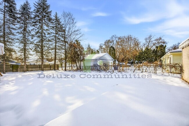 Building Photo - Spacious 3 Bedroom Single Family Home Near Downtown GR | $1795