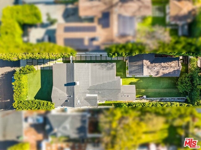 Building Photo - 11642 Acama St