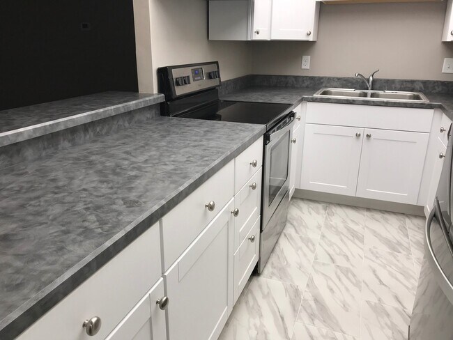 Building Photo - 2 Bed, 2 Bath Apt Close to PSU Campus